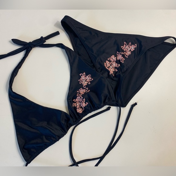 Shay Todd Bikini - Picture 1 of 3